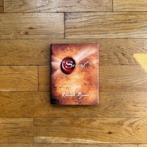The Secret by Rhonda Byrne book (O/S)